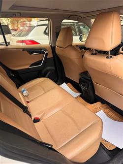 تۆیۆتا ڕاڤ 4